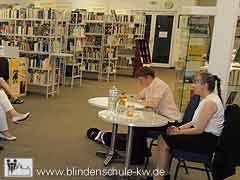 Lesung mit der blinden Strafverteidigerin Pamela Pabst in der Königs Wusterhausener Stadtbibliothek